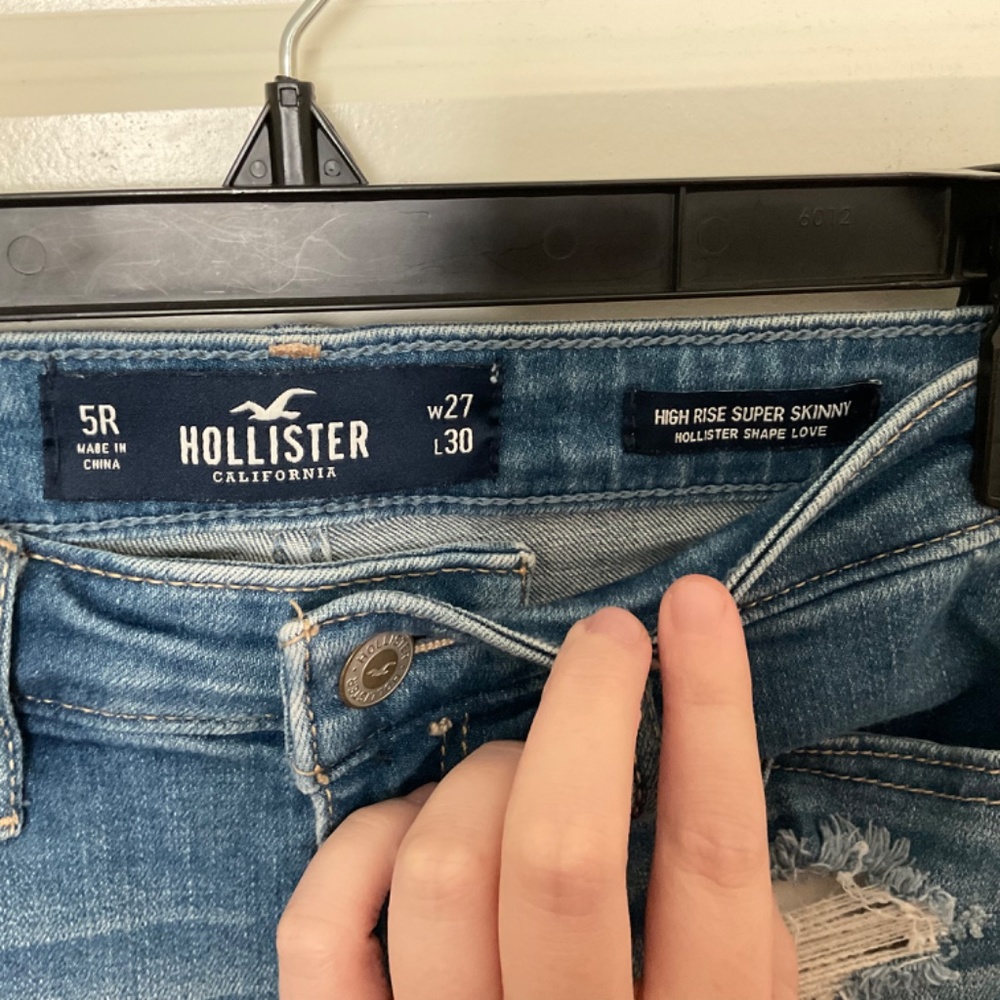 Hollister High Rise Super Skinny Distressed Jeans - Dark Wash - Size 5/27 - Picture 4 of 10
